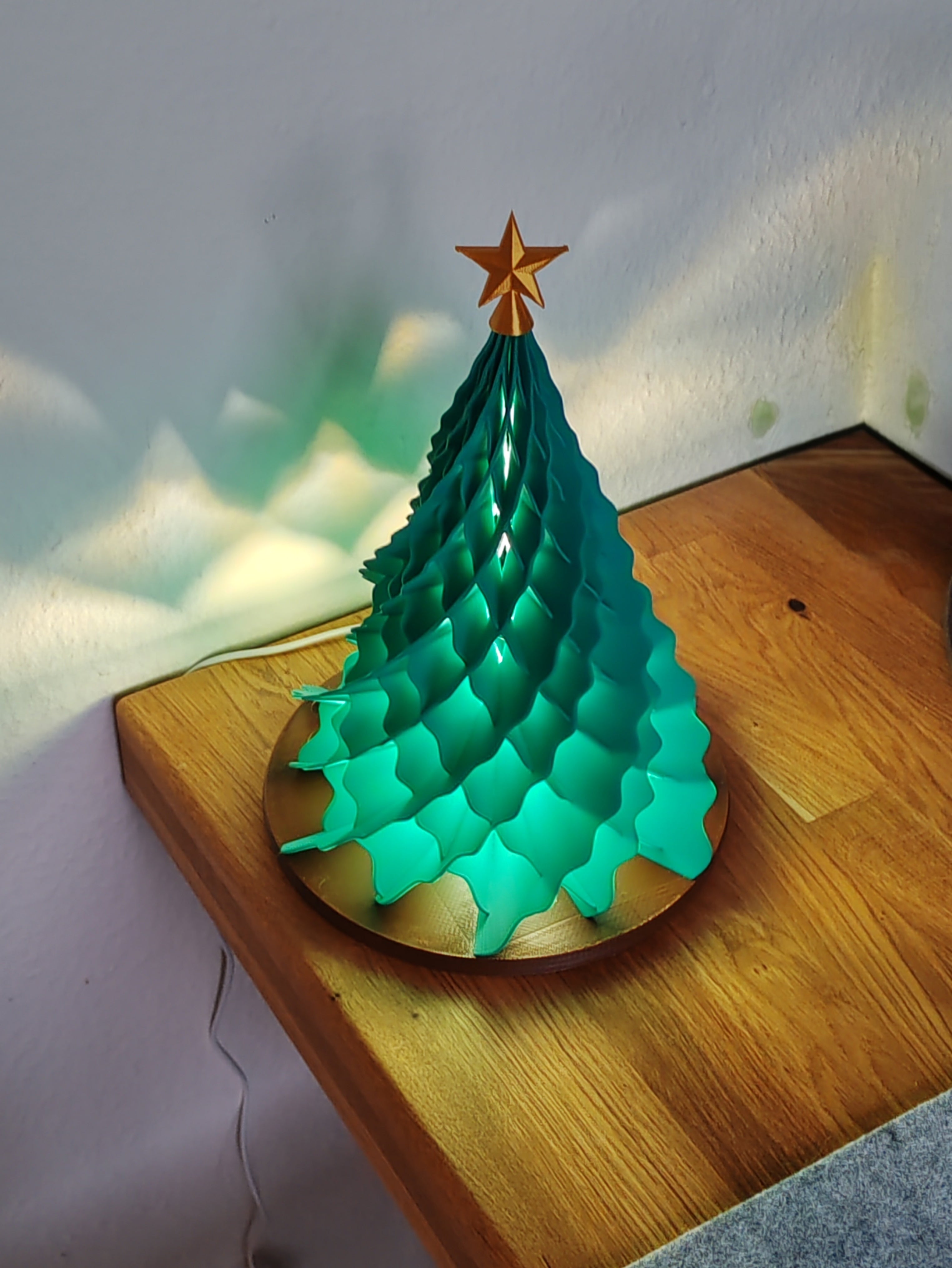 Festlicher LED-Weihnachtsbaum – Ein leuchtendes Highlight für Ihr Zuhause!