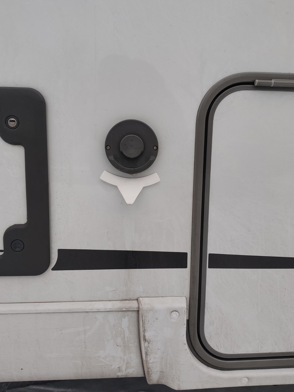 Abtropflippe für Kondenswasser Wohnwagen Wohnmobil Abgas Kamin *Ohne Schrauben*